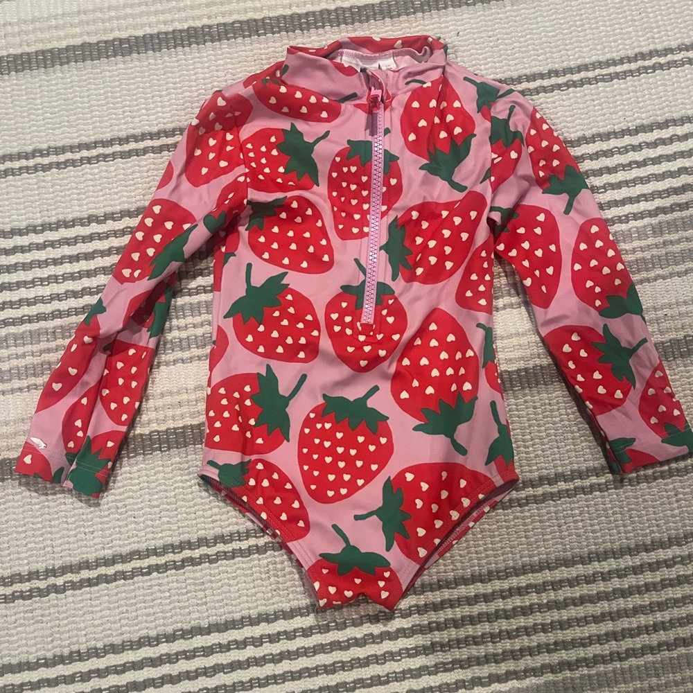 EUC Mini Boden long sleeve bathing suit 2/3T strawberry print